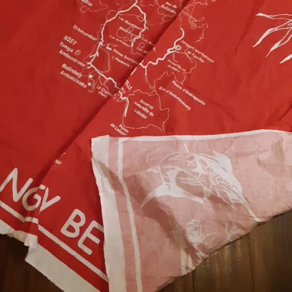 L'ile Aux Parfums  fabric piece - Picture 7 of 7